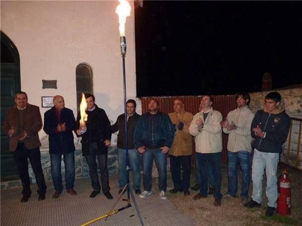 El intendente Bucca inaugur� la obra de gas natural en Villa Diamante