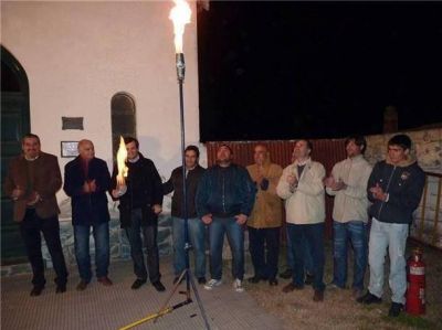El intendente Bucca inaugur� la obra de gas natural en Villa Diamante