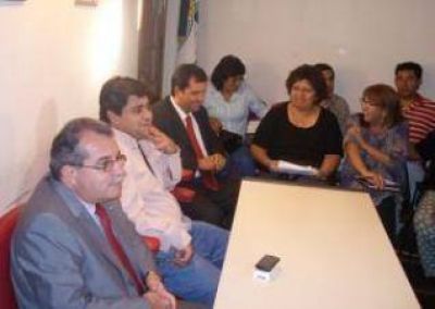 El gobierno recibi� a la multisectorial y el dialogo continuar�.