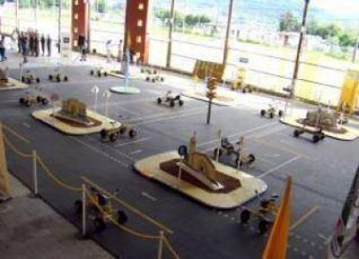 Se lanz� en esta ciudad el programa itinerante de Educaci�n Vial a trav�s del Autom�vil Club Argentino.