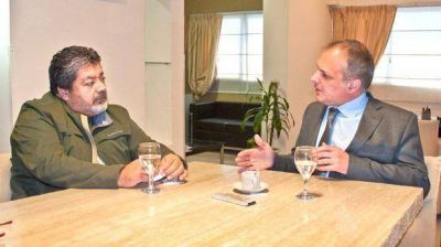 Gerardo Mart�nez elogi� la vocaci�n de di�logo de Buzzi