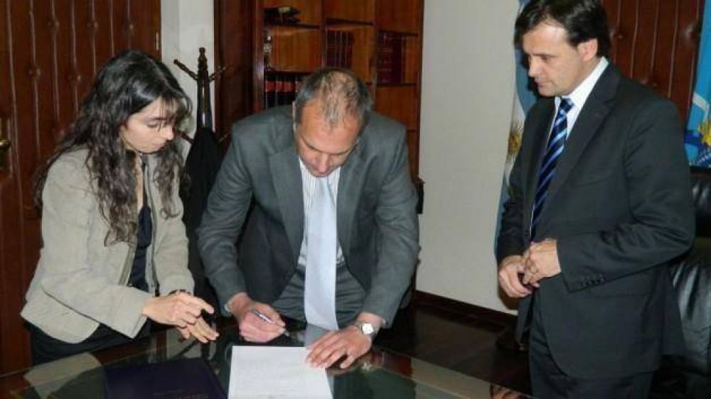 Buzzi de licencia por una semana