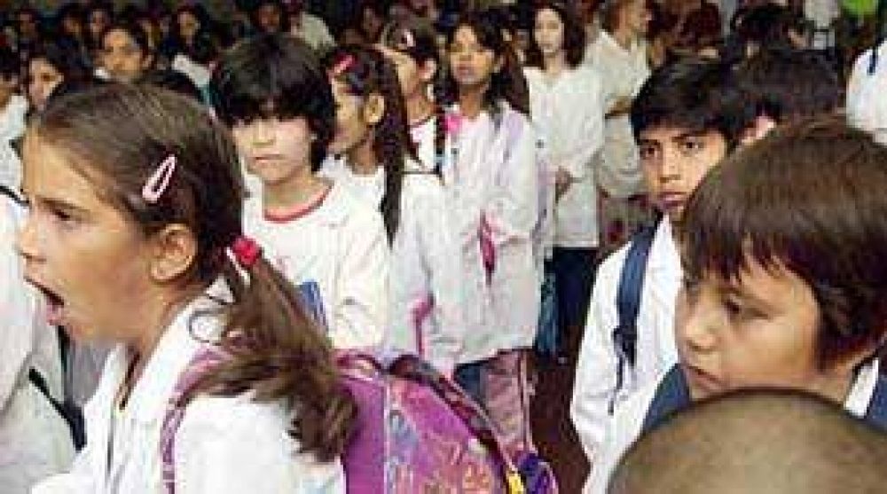 Alumnos vuelven a las aulas en Ciudad y en Provincia