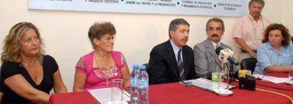 Problema de tierras: El Ejecutivo pide suprimir art�culo controvertido.