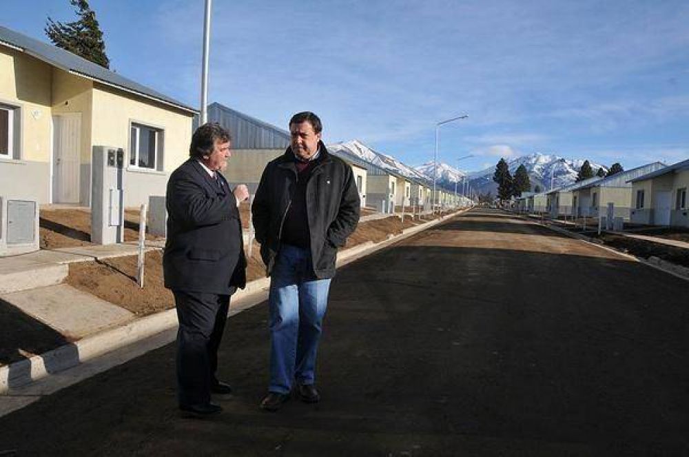  "No est�n solos" expres� el gobernador Weretilneck sobre las agresiones a periodistas