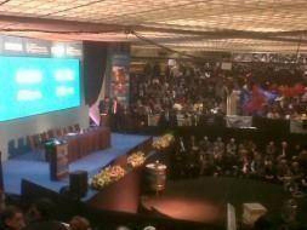 Desde el Mercado Central, Cristina entreg� subsidios a productores