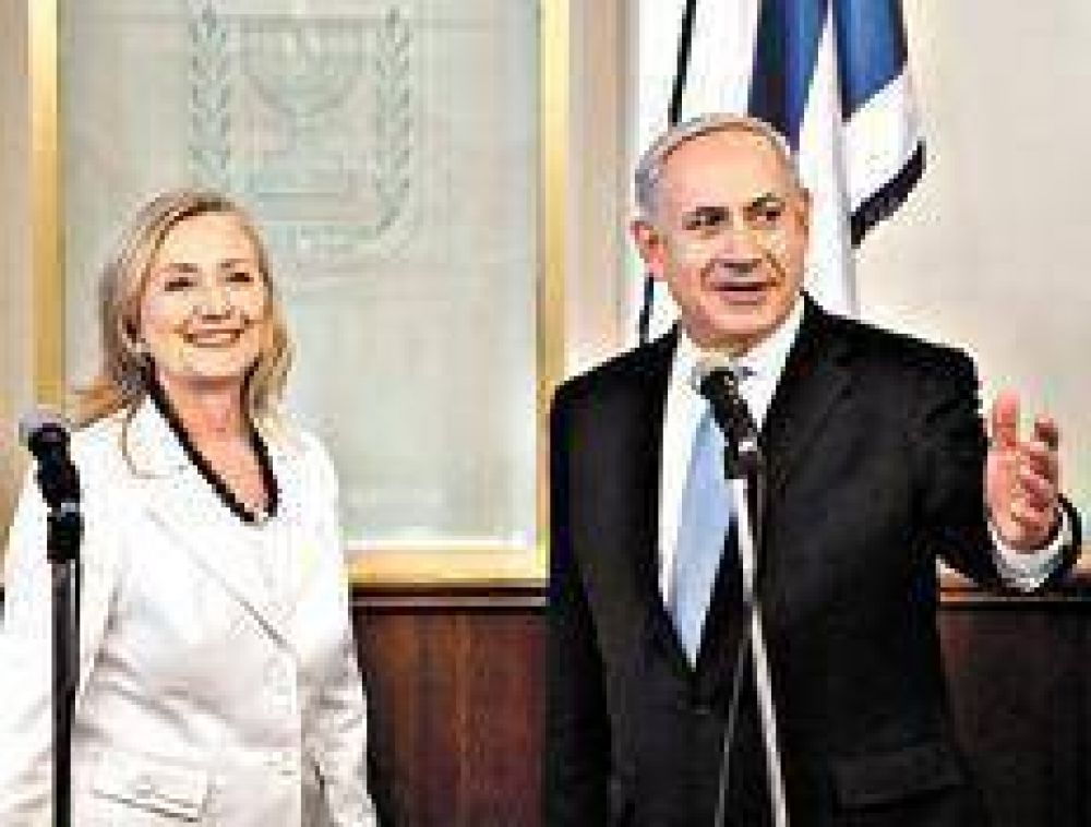 Clinton pis� suelo amigo
