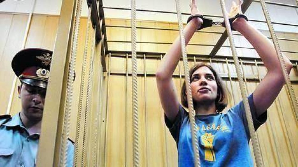 Chicas punk rusas, presas y a juicio por cantar contra Putin