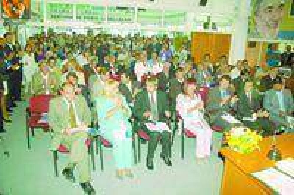 Mac Karthy anunci� que apoyar� al empresario que mantenga los empleos.