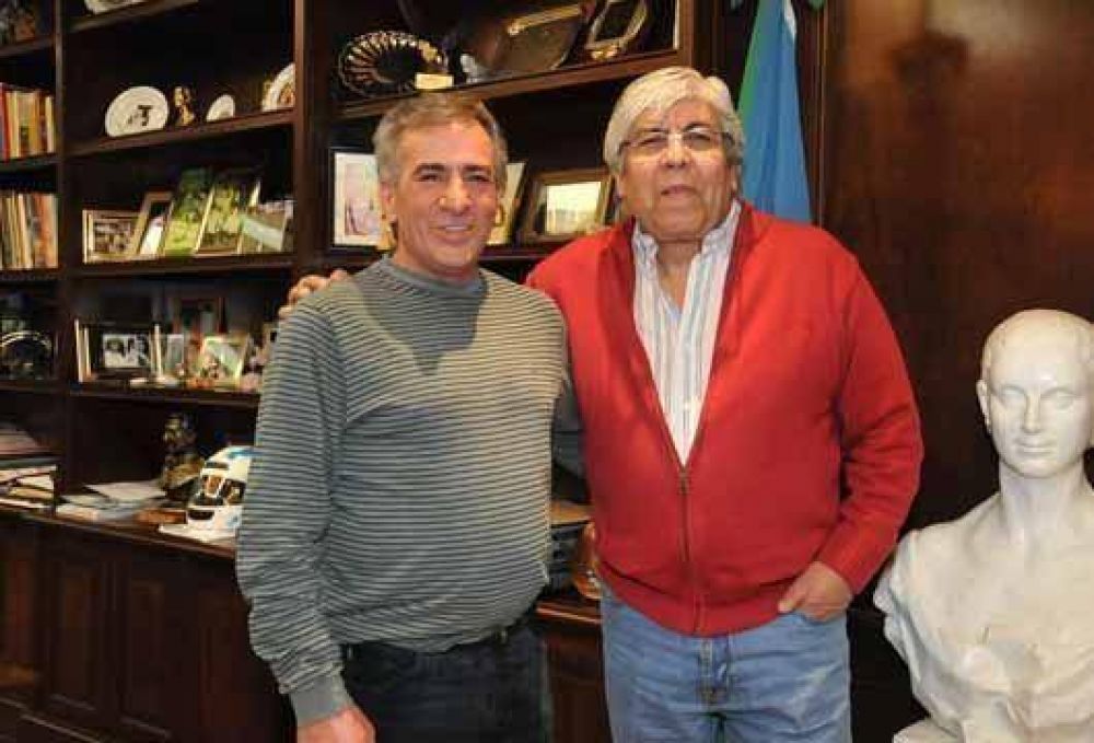 Cariglino recibi� Hugo Moyano