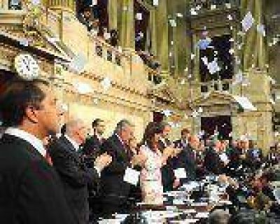Scioli llam� a la responsabilidad y unidad en un 