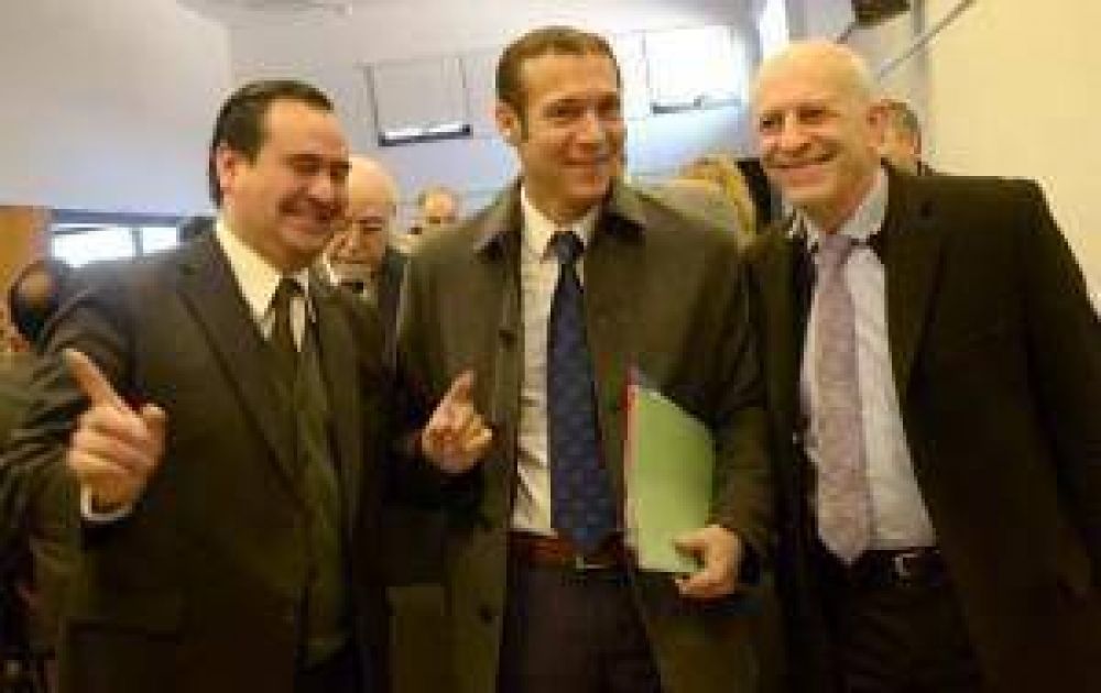 Neuqu�n gast� casi 900 millones en sueldos y asistencia a municipios