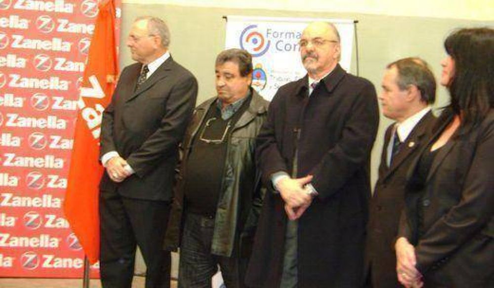 A pocos d�as de la visita de Tomada, Zanella anunci� despidos
