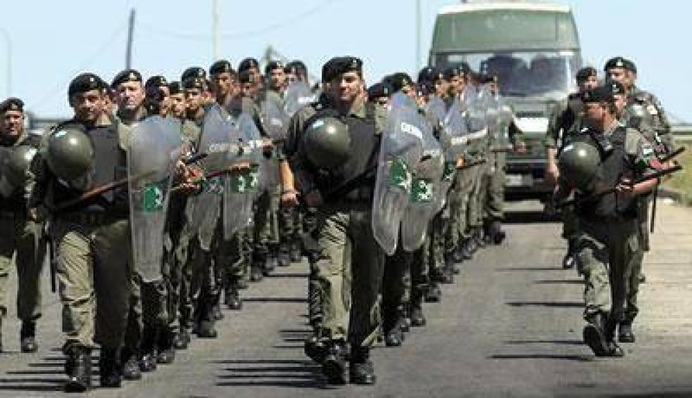 4000 gendarmes controlaran la seguridad mientras dure el conflicto con la polic�a