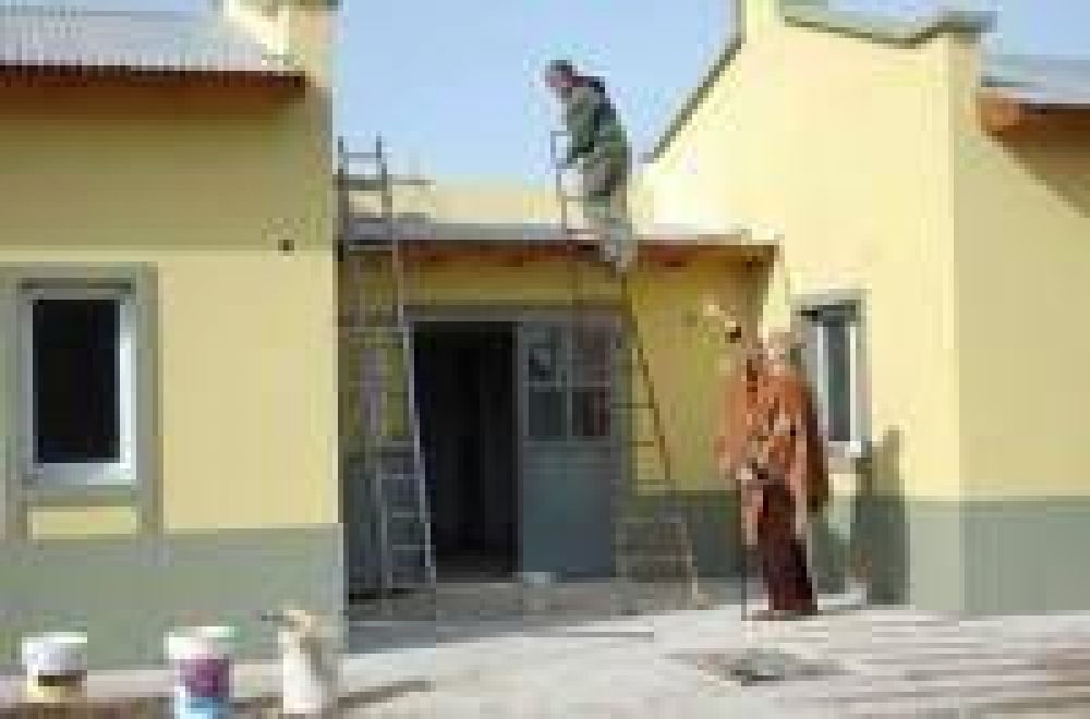 Gorosito recorri� el nuevo edificio del Taller Manos Unidas en Saladillo Norte
