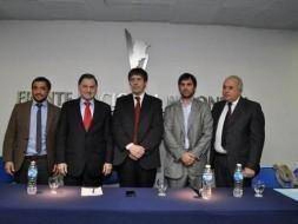 Intendente Echarren de Castelli titular de la Comisi�n de Juventud de la FAM