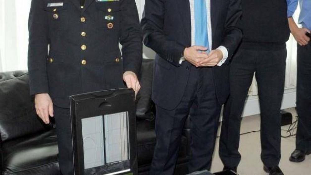 Chubut se incorpor� a la Red Nacional de Intercambio de huellas dactilares