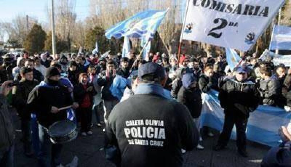 Posible Acuerdo: Los polic�as se reunen a las 11 con Peralta