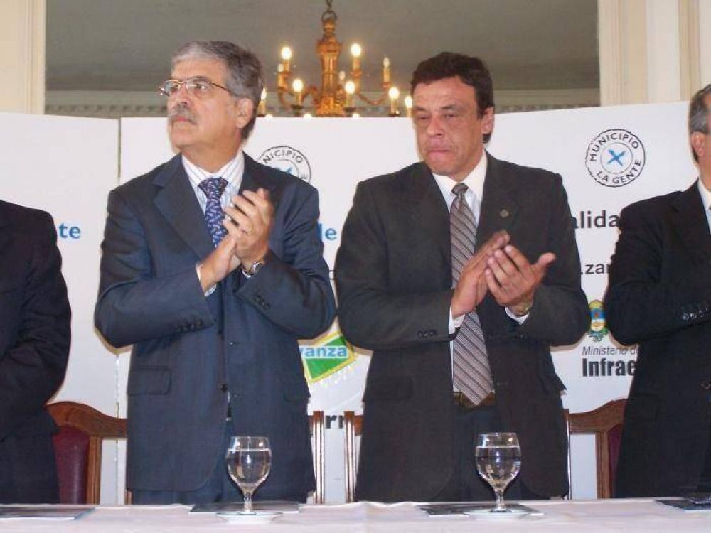 Nueva reuni�n entre De Vido e intendentes de la Segunda Secci�n