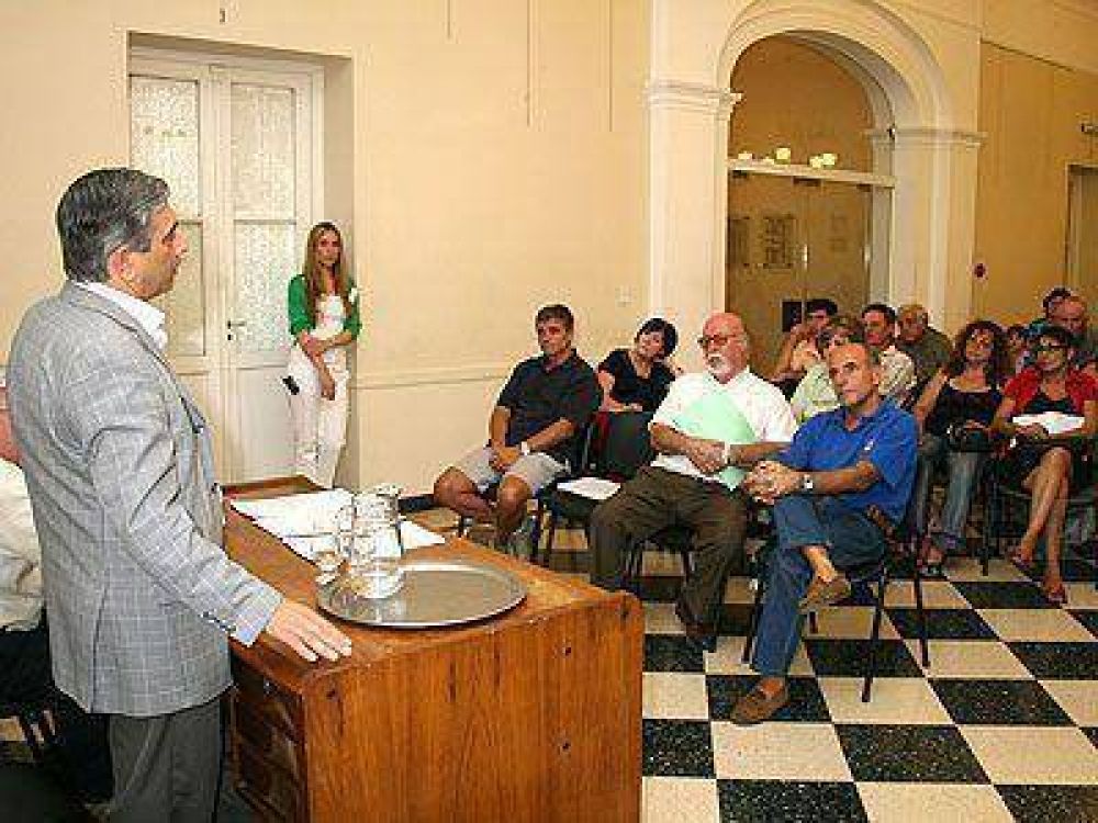  SAN VICENTE | GESTI�N    Lanzaron el plan Municipal Alimentario Ganadero