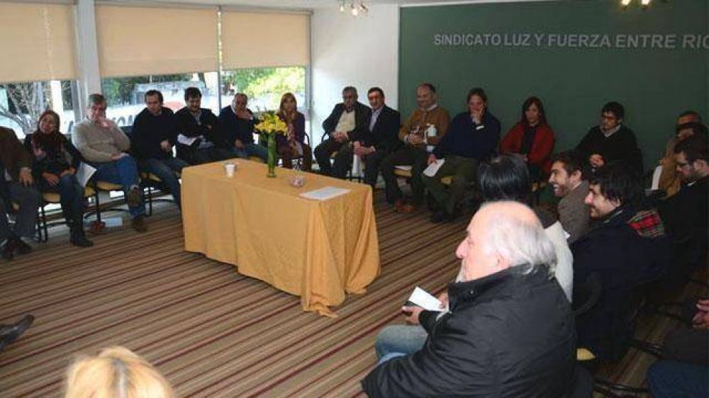 Legisladores del PJ crear�n un Parlamento provincial integrado
