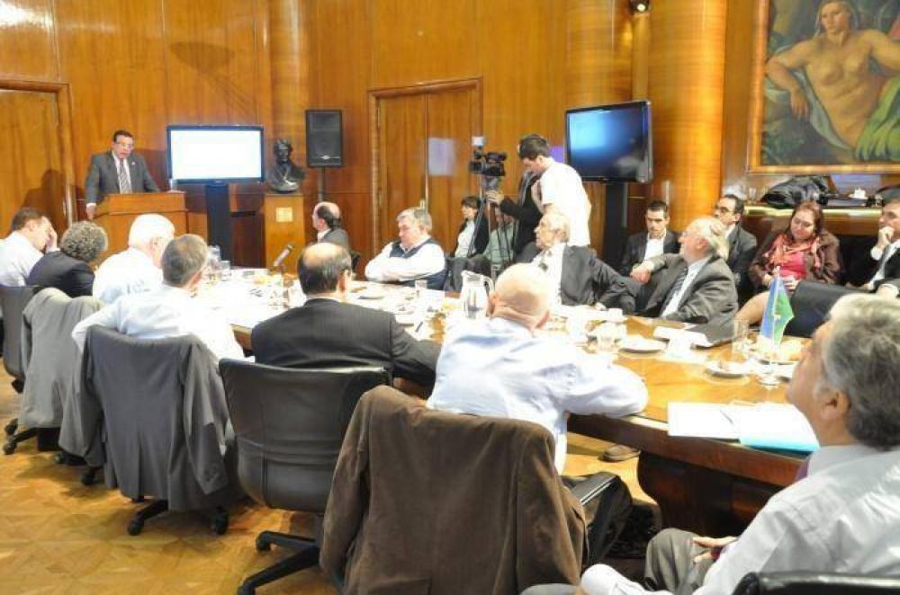 C�ffaro particip� de la segunda reuni�n de intendentes con De Vido