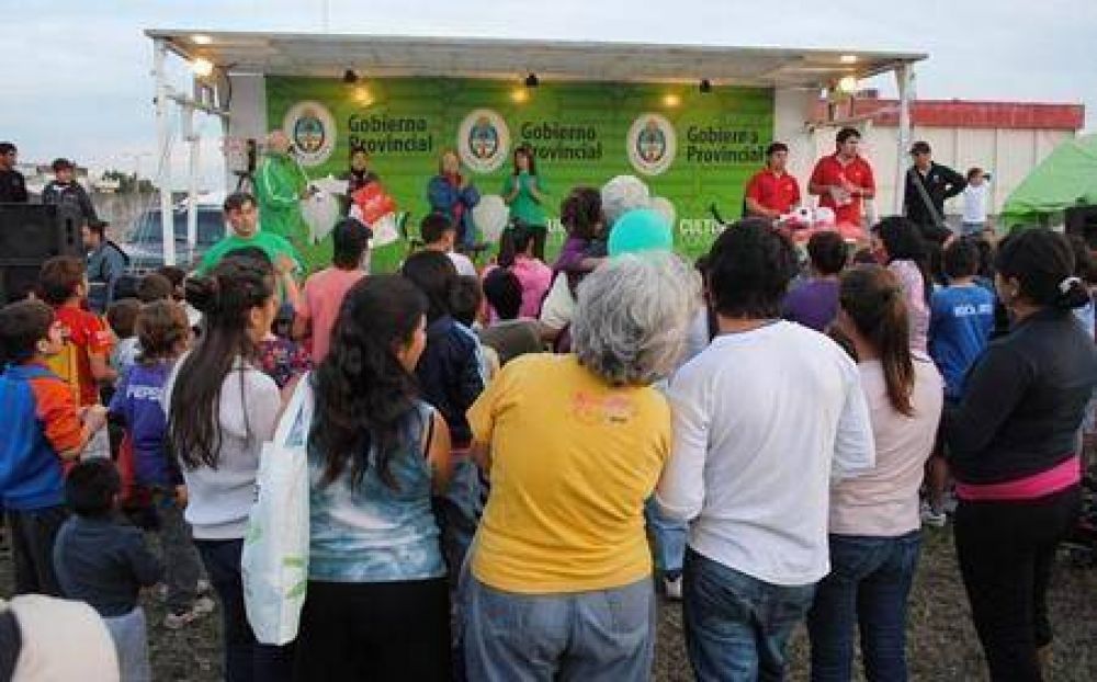 Cientos de familias se congregaron en el Hogar Escuela para compartir una nueva jornada de �vida pura�