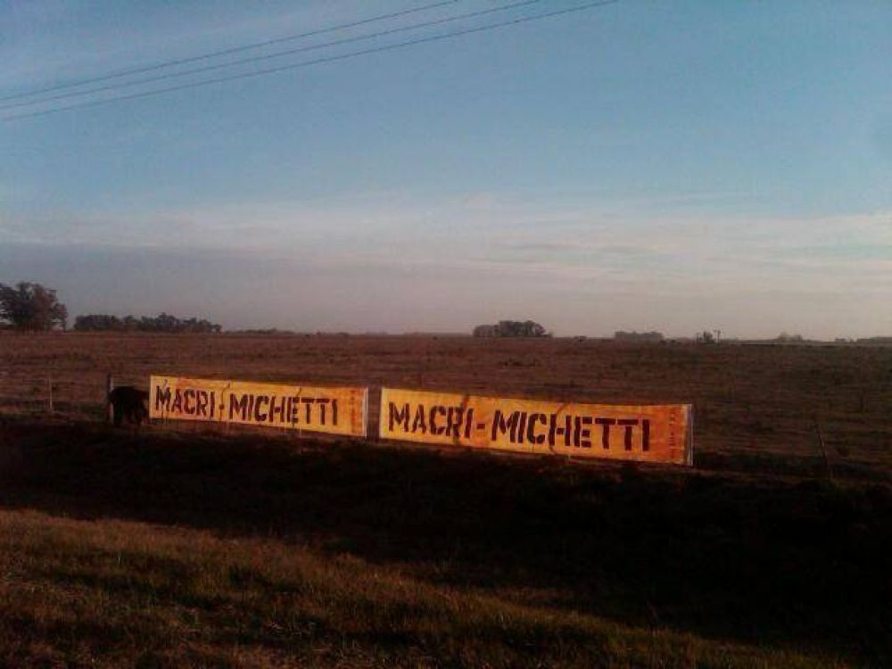 El macrismo apura a Michetti con una campa�a para que se pase a provincia
