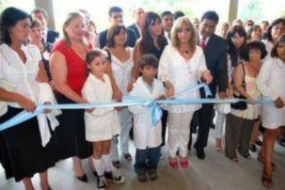 Ministra Bernal: �Es en las escuelas rurales donde se debe duplicar el esfuerzo�.