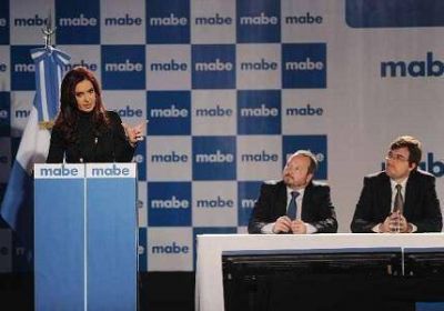 Cristina: �Vamos a seguir trabajando en proteger el trabajo y la industria�