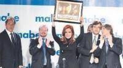 "La cadena nacional del miedo no va a transmitir la inauguraci�n de empresas"