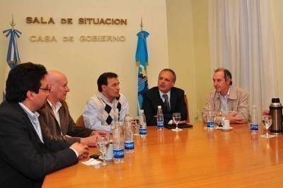 Buzzi se reuni� con los intendentes cordilleranos