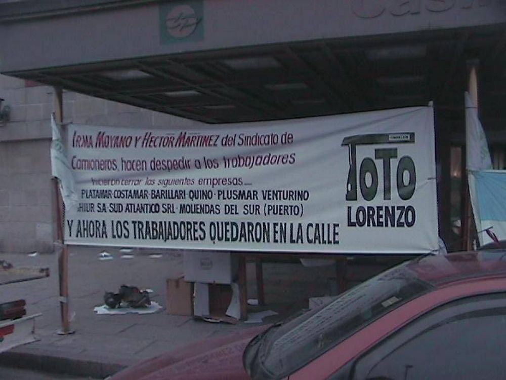 Quieren despegar a Gustavo Pulti de Hugo Moyano