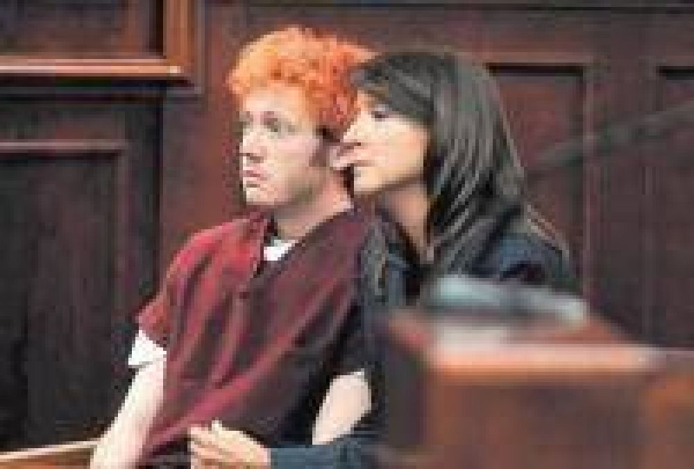 Se neg a declarar ante el tribunal el autor de la masacre del cine de Aurora