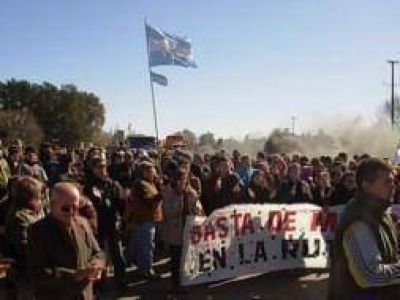 Ruta 41: Tras la presencia de Vialidad, levantaron el corte en San Antonio de Areco