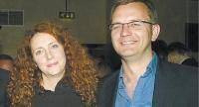 Llevan a juicio a periodistas acusados de espionaje ilegal