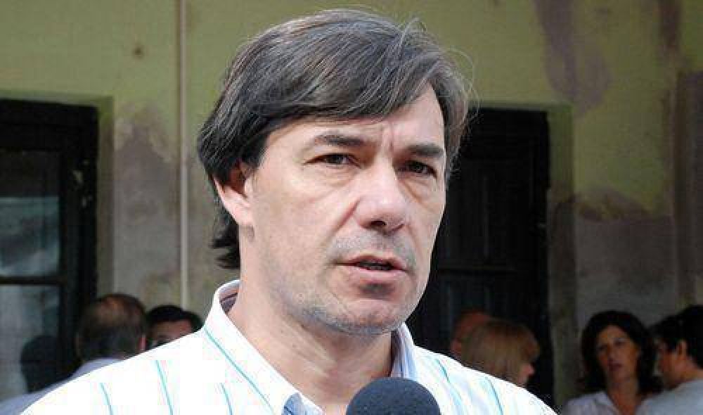 Vallejos pidi� que Kadlec siga el ejemplo de Pic�n.