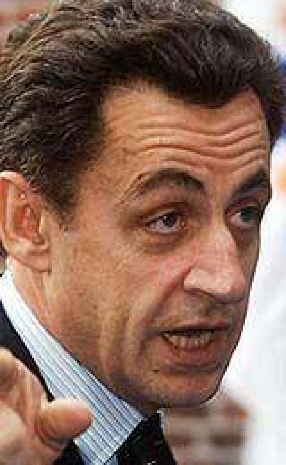Sarkozy recibi� una misteriosa carta con amenazas de muerte y una bala 9 mil�metros 