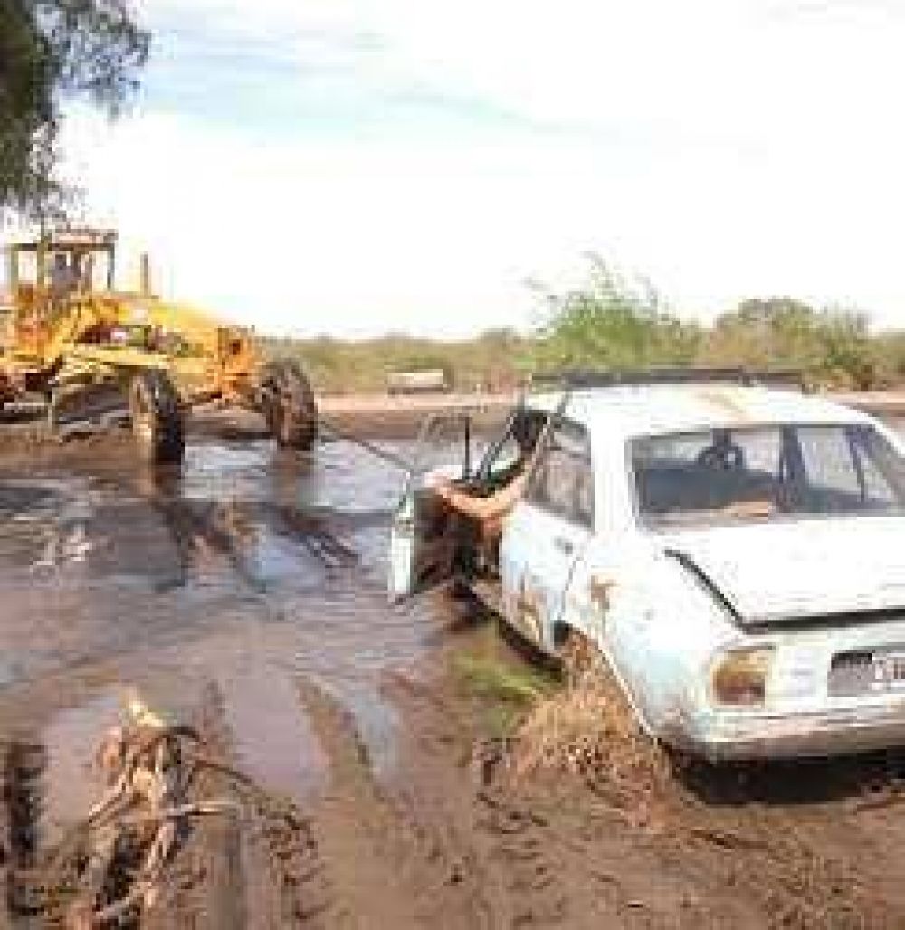 Casi 50 astique�os fueron evacuados por una crecida 