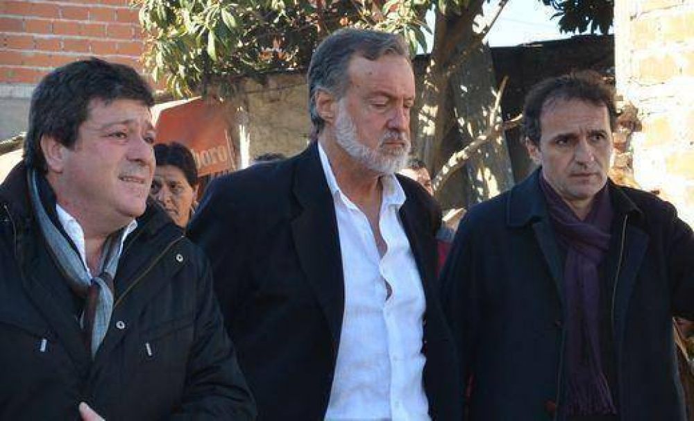 Mariotto y Bielsa recorrieron el Barrio 18 de Billinghurst junto a Katopodis