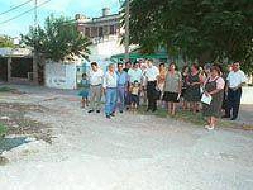 Asamblea vecinal en el barrio Mosconi.