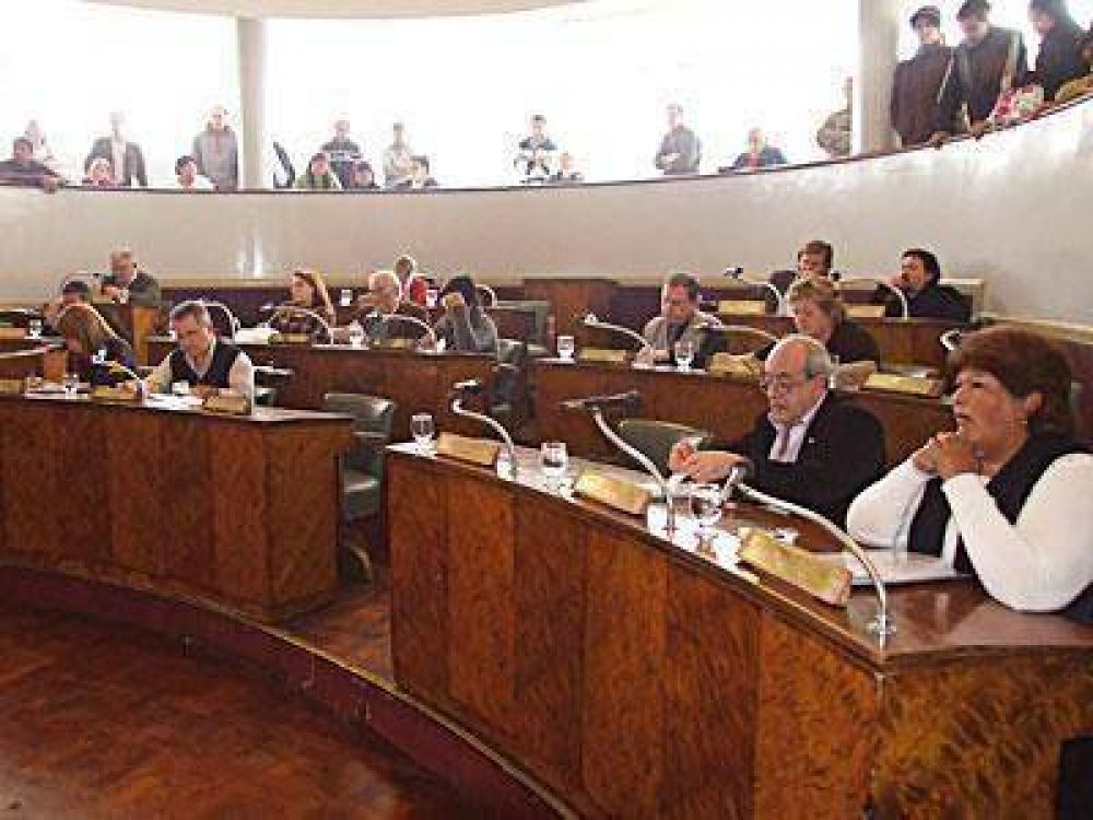 LOMAS DE ZAMORA: El Concejo aprob� proyectos sobre Salud y homenaje� a Evita
