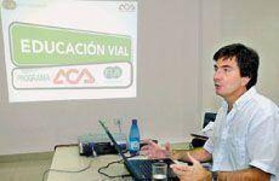 El Autom�vil Club trae un curso de educaci�n vial a Santiago.