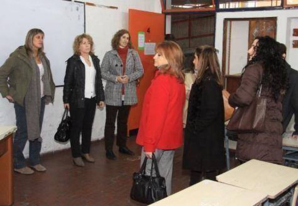 La Escuela Media 2 recibi� 20 calefactores