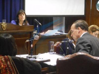 Legisladores quedaron disconformes con las �respuestas� de la ministro Grieco