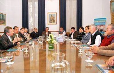 El Ministerio de Agricultura firm� un convenio con cooperativas