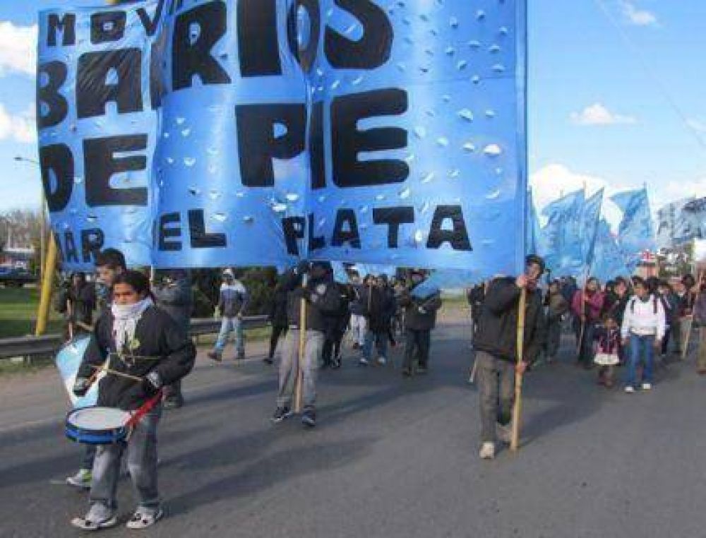 Barrios de Pie cort� la Ruta 2 por �el recorte de las pol�ticas sociales el gobierno provincial�