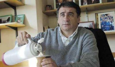 Edgardo Depetri cuestiona a Daniel Scioli y pondera a Sergio Massa