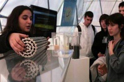 M�s de 36 mil personas pasaron por el stand de Atucha en Tecn�polis