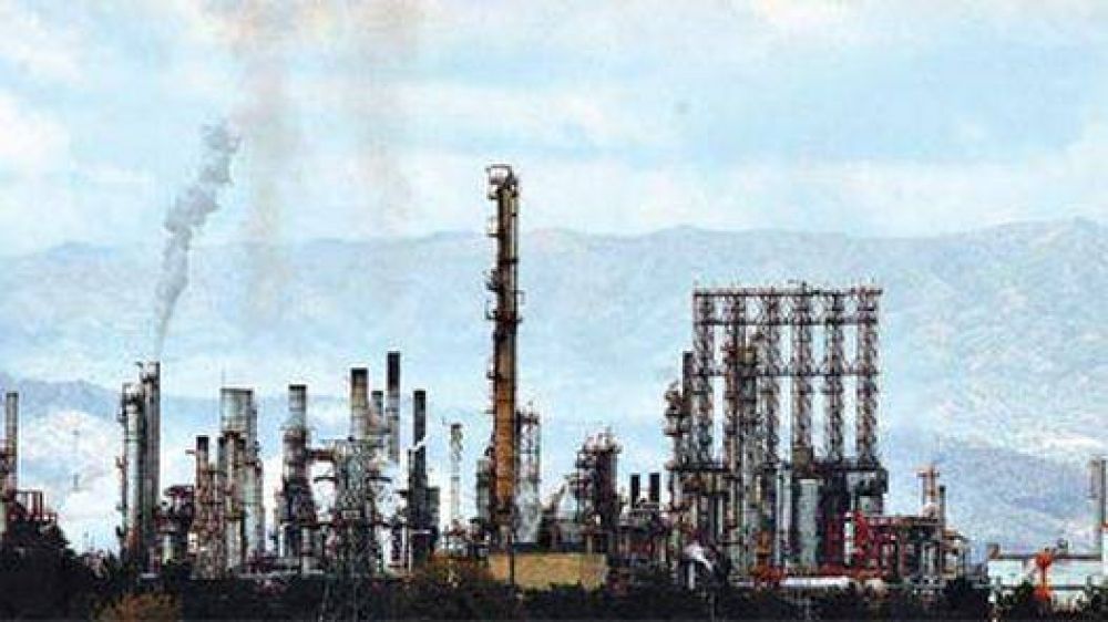 Fuerte intervenci�n oficial en el sector del petr�leo